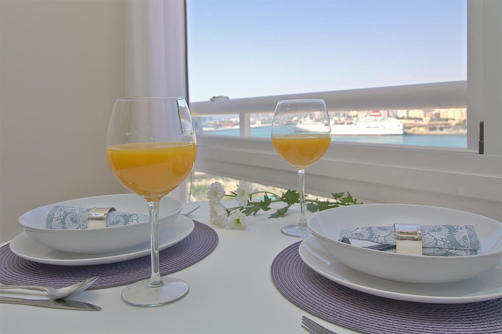Apartamentos Malagueta Urban Beach مالقة الغرفة الصورة