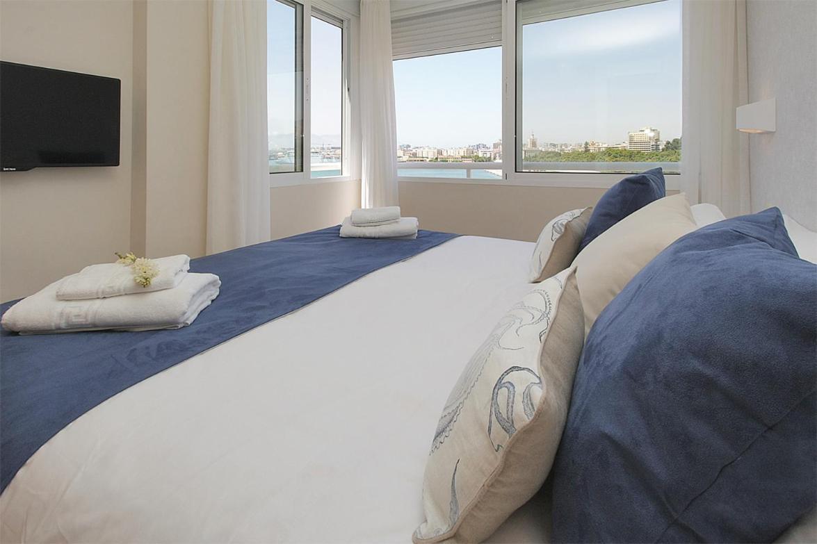 Apartamentos Malagueta Urban Beach مالقة الغرفة الصورة