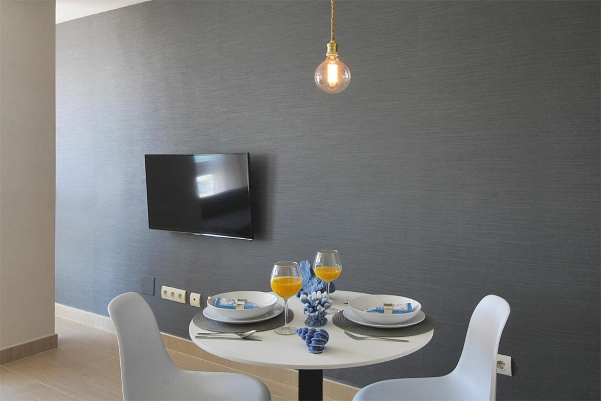 Apartamentos Malagueta Urban Beach مالقة الغرفة الصورة