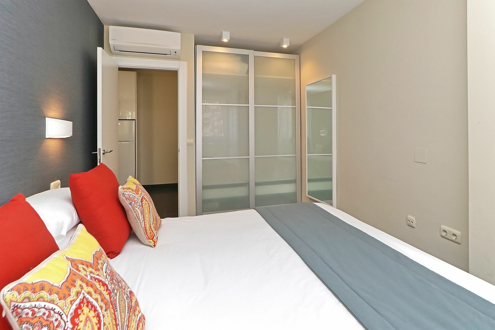 Apartamentos Malagueta Urban Beach مالقة المظهر الخارجي الصورة