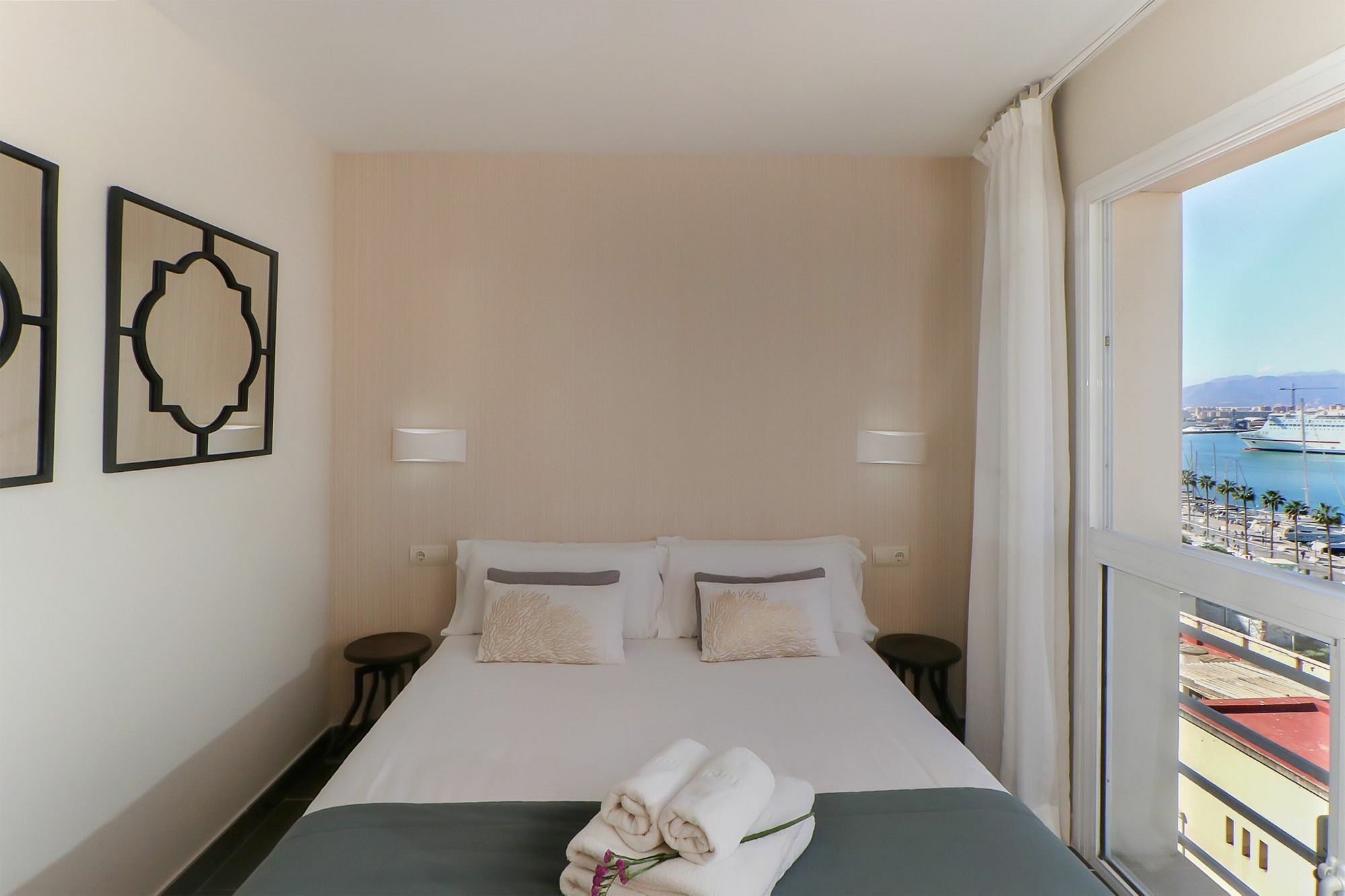 Apartamentos Malagueta Urban Beach مالقة المظهر الخارجي الصورة